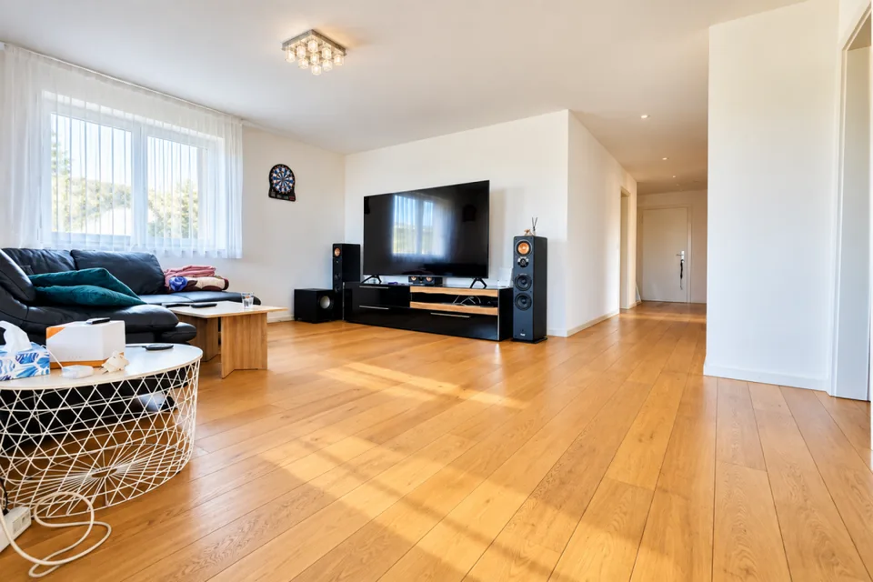 HABITAT SPACIEUX DANS UN EMPLACEMENT DE RÊVE AVEC VUE SUR LE LAC ! – photo 2 sur 6