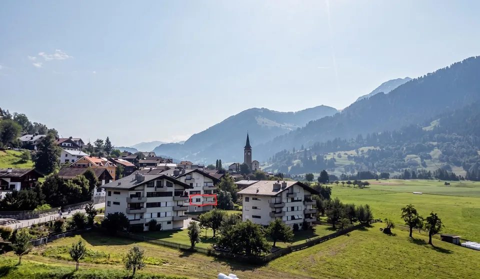 RISERVATO: Oasi soleggiata di 4,5 locali con camino e vista sul verde a Sagogn (seconda casa) – foto 13 di 13