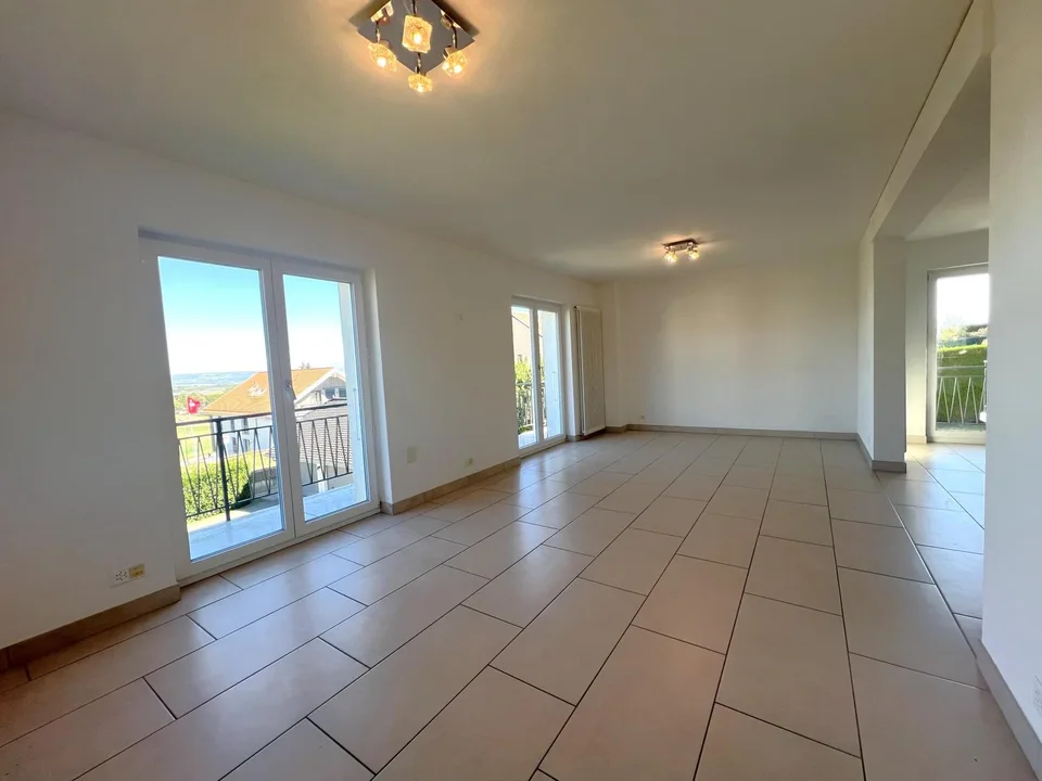 Schönes Reihenhaus mit 5.5 Zimmern – Foto 4 von 13