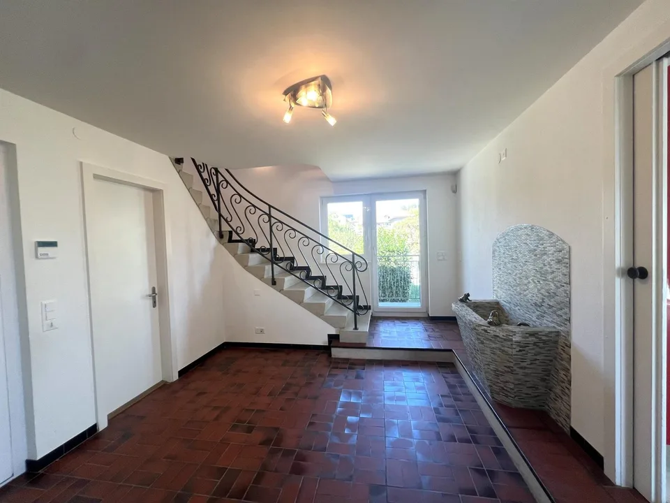 Schönes Reihenhaus mit 5.5 Zimmern – Foto 2 von 13