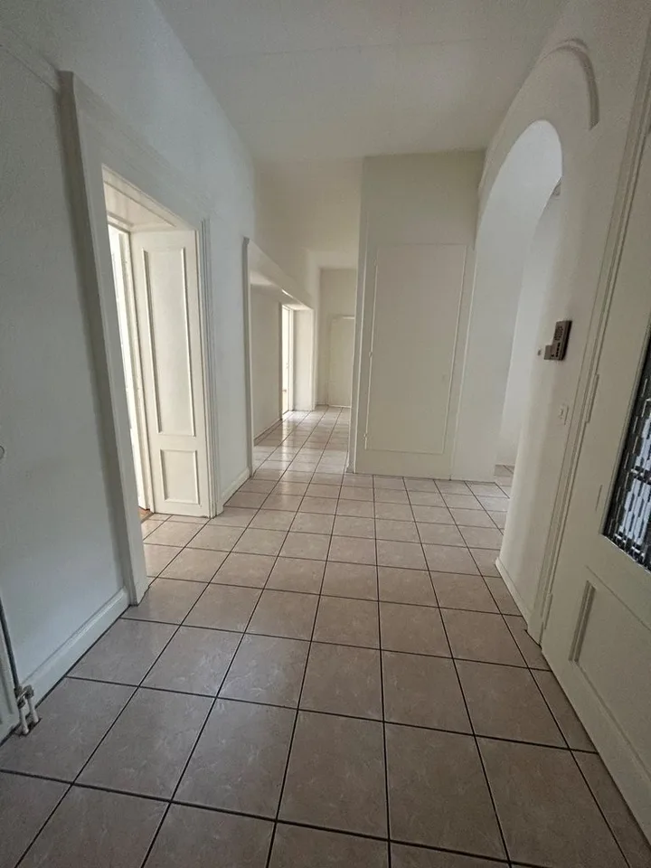 Schönes 5.5-Zimmer-Apartment – Foto 2 von 11