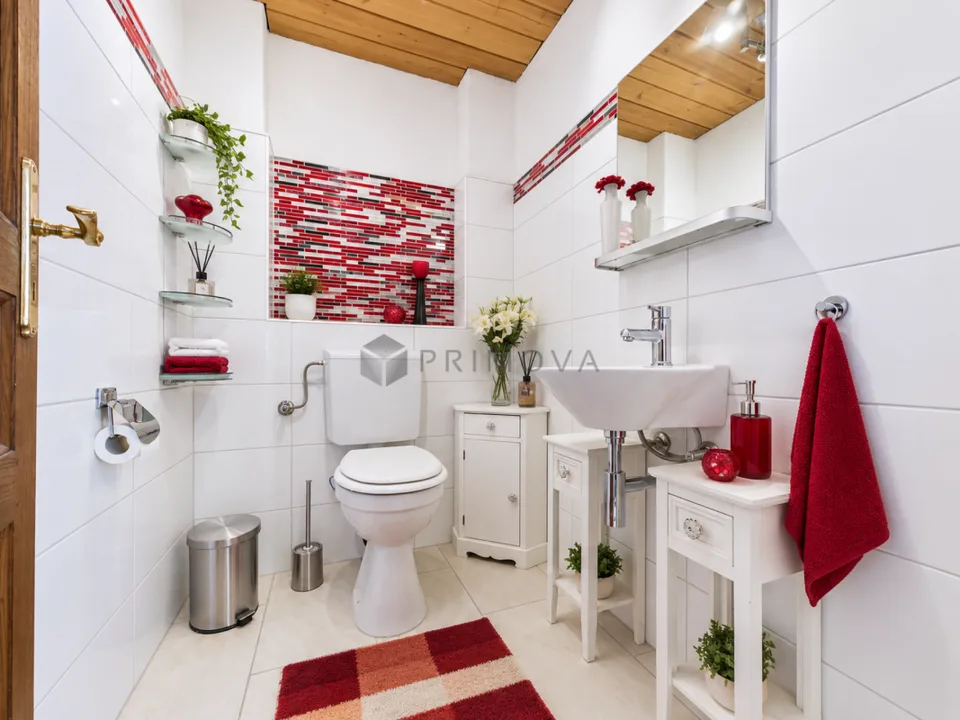 Besonderes Wohngefühl! Maisonette mit Galerie und Cheminée – Foto 18 von 19