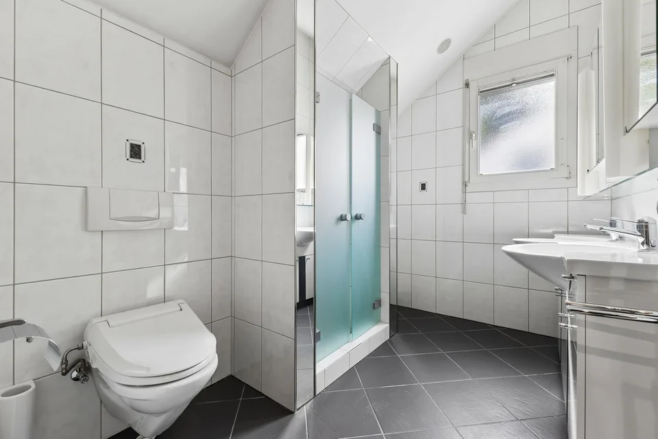 5.5-Zimmer - Maisonette Terrassenwohnung mit 51 m2 Terrasse und 315 m2 Gartenanteil – Foto 16 von 25