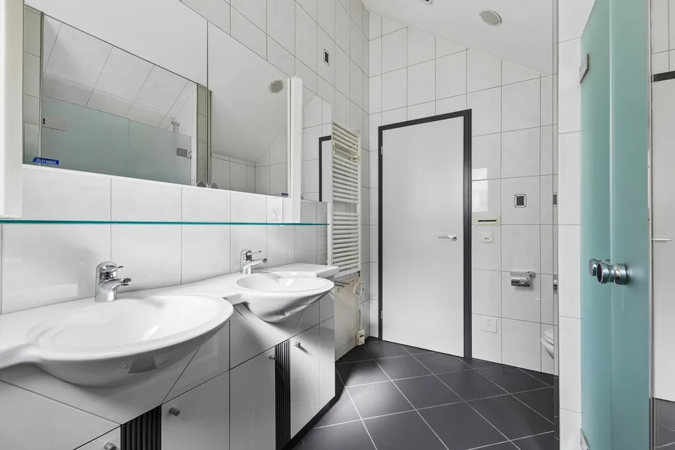 5.5-Zimmer - Maisonette Terrassenwohnung mit 51 m2 Terrasse und 315 m2 Gartenanteil – Foto 15 von 25