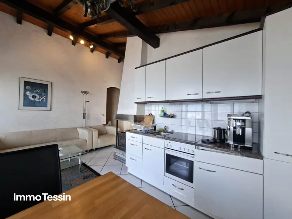Traditionelles Tessinerhaus mit 2 separaten Wohnungen und atemberaubende Sicht auf den Lago Maggiore – Foto 8 von 13