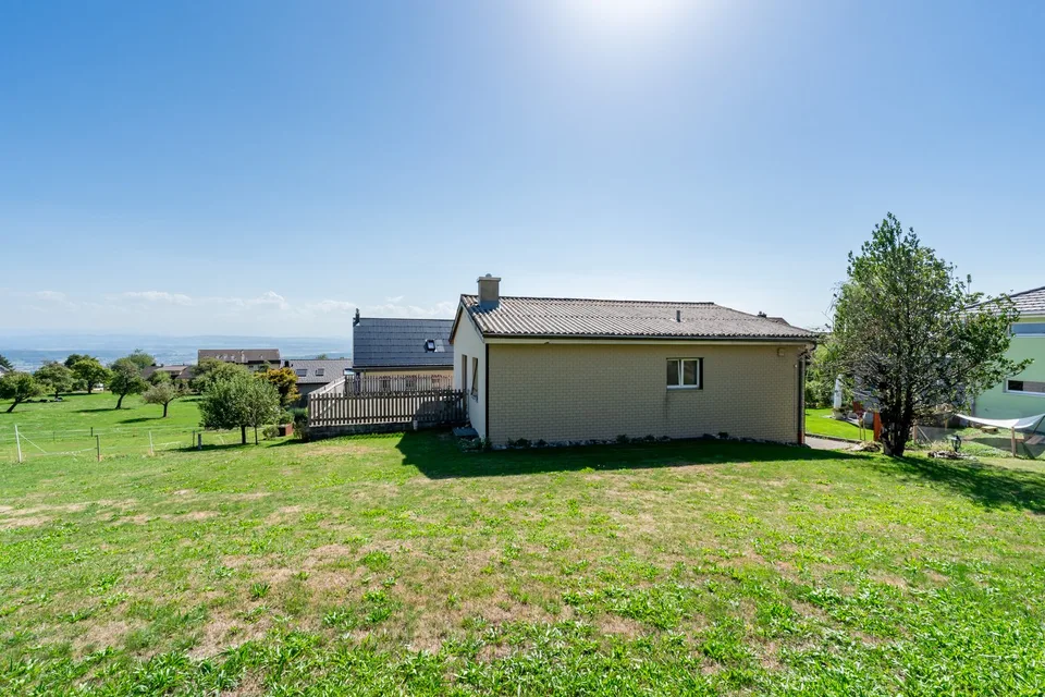 Einfamilienhaus an erhöhter, sonniger Lage mit Alpensicht – Foto 11 von 13