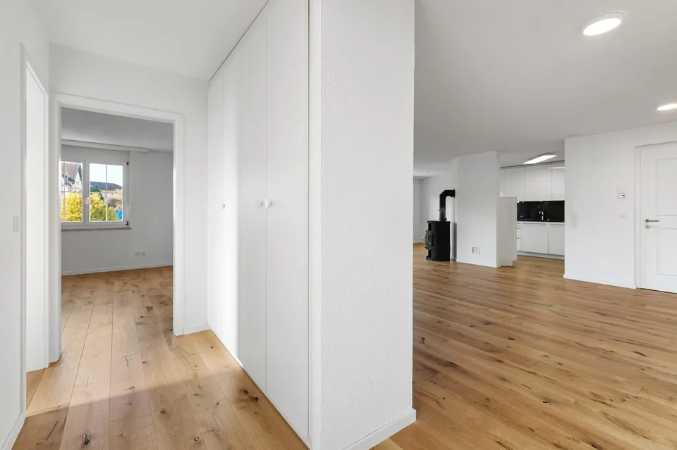 Frisch renovierte 5.5-Zimmer Wohnung - Wohnen in modernem Ambiente – Foto 2 von 6