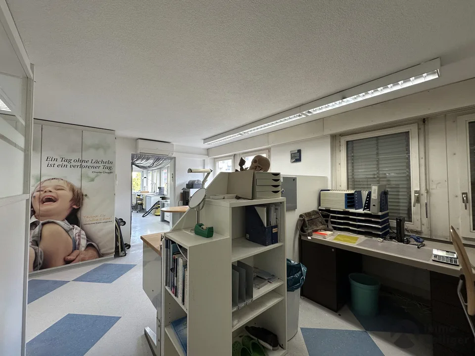 Arbeiten oder Wohnen? Vielseitige Räumlichkeiten an zentraler Lage – Foto 7 von 12