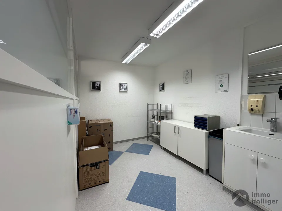 Arbeiten oder Wohnen? Vielseitige Räumlichkeiten an zentraler Lage – Foto 3 von 12