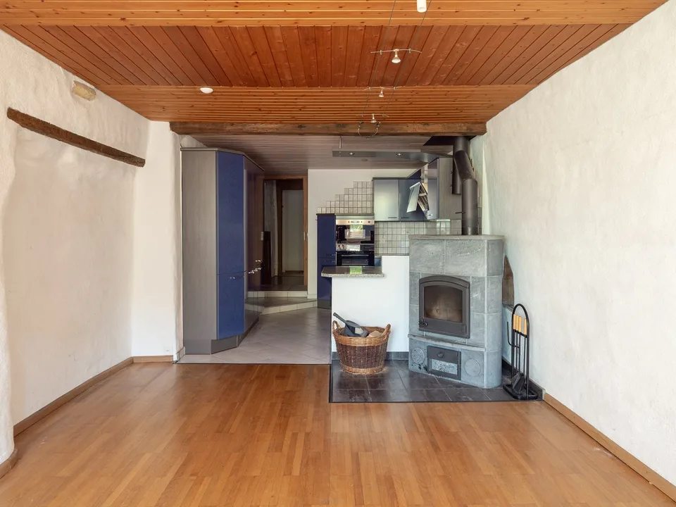 Maison historique du vieux quartier avec partie résidentielle et commerciale à Nidau – photo 3 sur 10