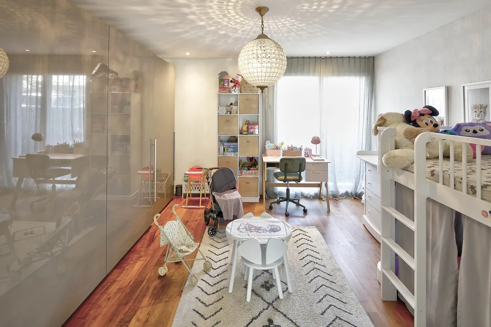 Grand appartement de jardin exclusif de 5,5 pièces avec beaucoup d'espace environnant – photo 15 sur 21