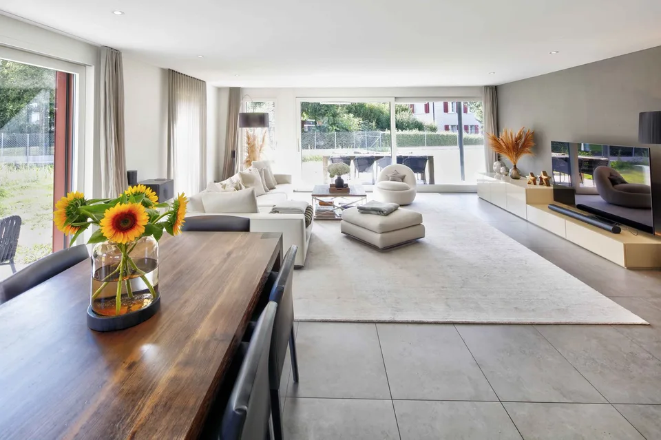 Grand appartement de jardin exclusif de 5,5 pièces avec beaucoup d'espace environnant – photo 2 sur 21