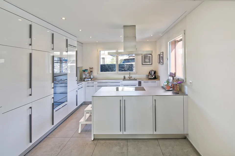Grand appartement de jardin exclusif de 5,5 pièces avec beaucoup d'espace environnant – photo 3 sur 21