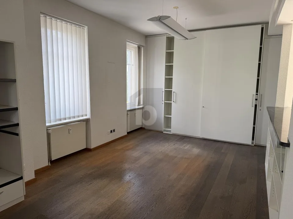 HELL, GROSSZÜGIG UND VIELSEITIG NUTZBAR – Foto 4 von 6