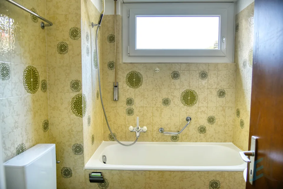 A LOUER Spacieux appartement rénové de 4 ½ pièces avec grand balcon – photo 8 sur 13