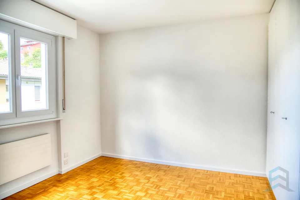 A LOUER Spacieux appartement rénové de 4 ½ pièces avec grand balcon – photo 5 sur 13