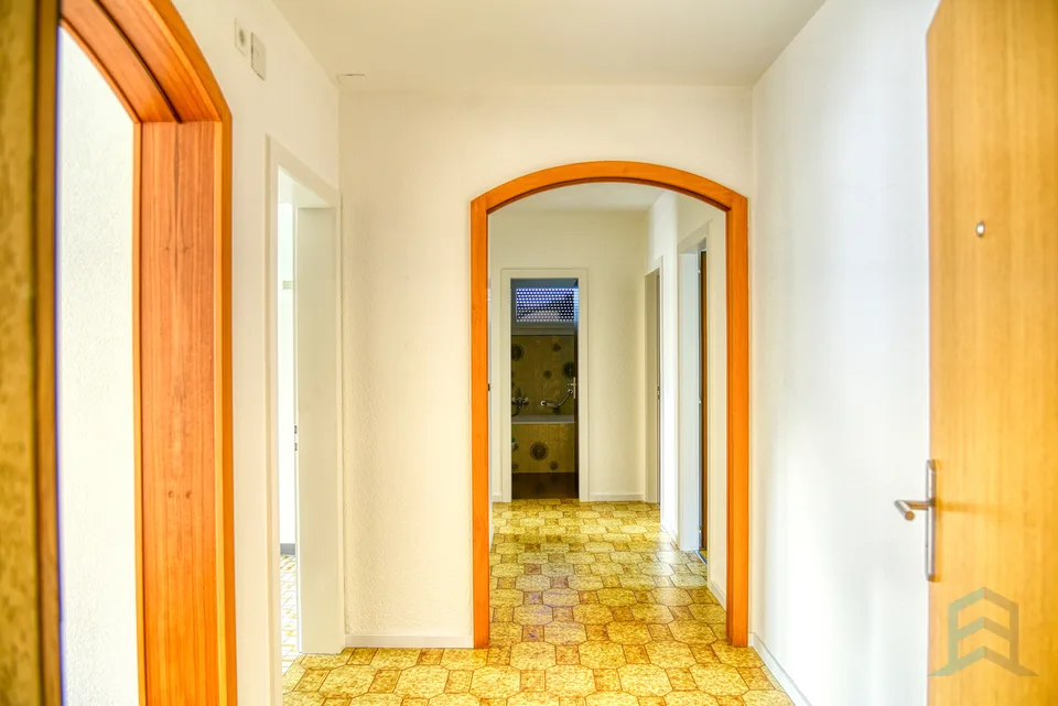 A LOUER Spacieux appartement rénové de 4 ½ pièces avec grand balcon – photo 9 sur 13