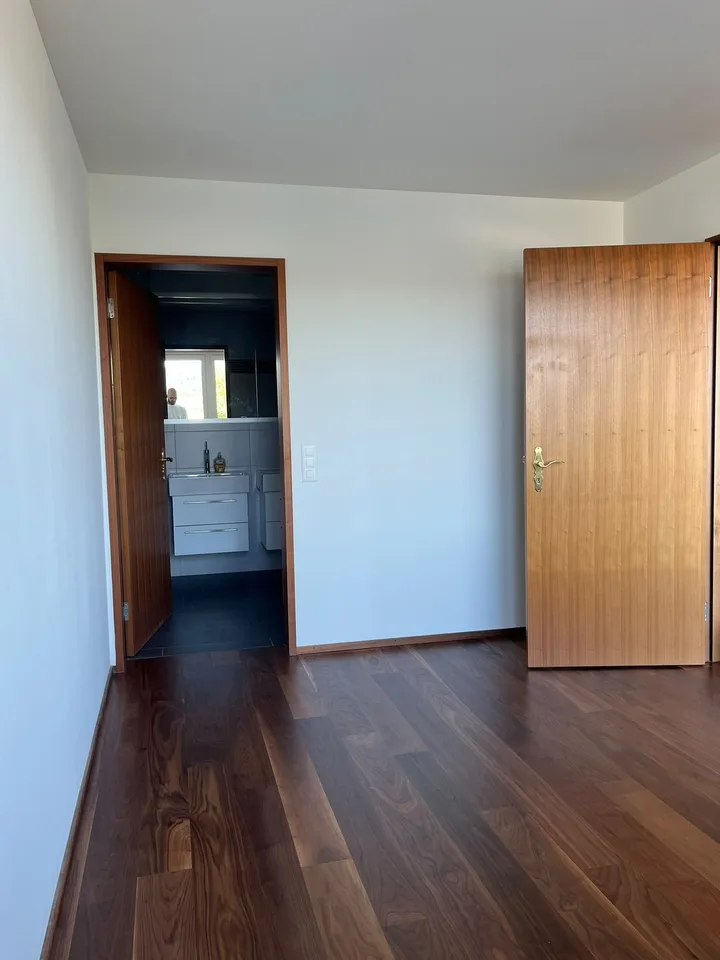 Bright 4.5-room apartment with lake view on Seestrasse in Horgen – photo 13 of 30