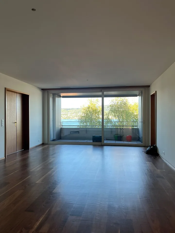 Bright 4.5-room apartment with lake view on Seestrasse in Horgen – photo 17 of 30