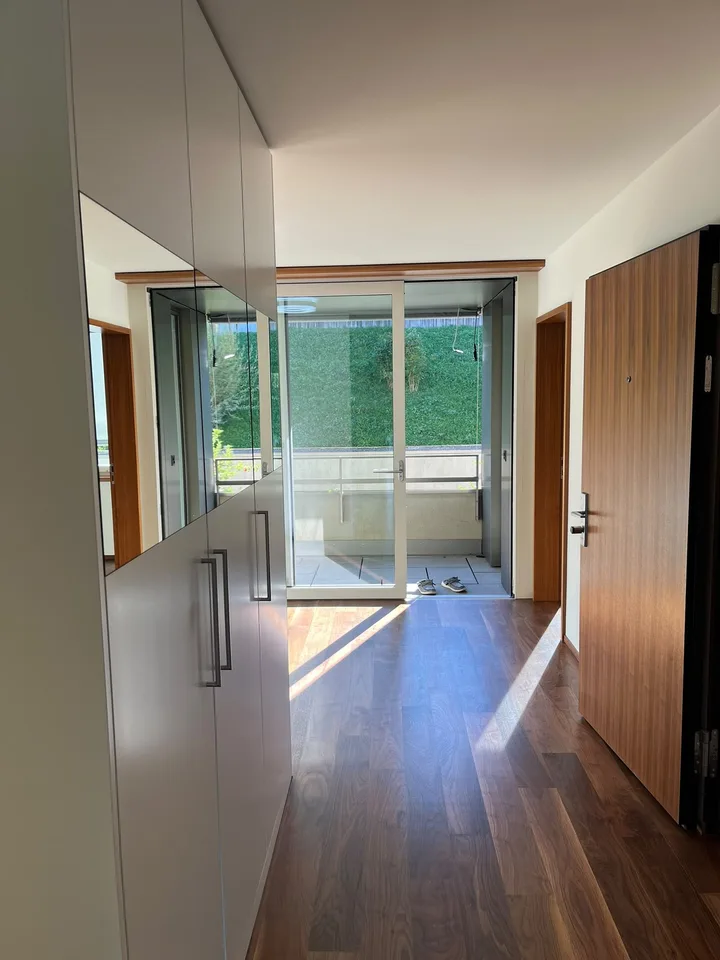 Bright 4.5-room apartment with lake view on Seestrasse in Horgen – photo 27 of 30
