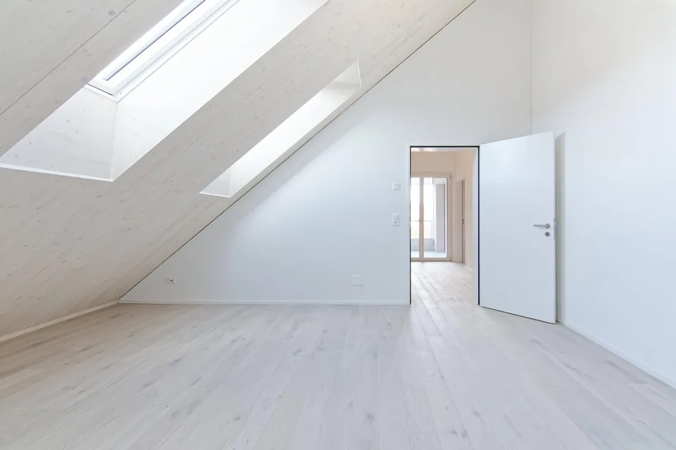 Attractive 4.5-room attic apartment with two loggias – photo 10 of 13