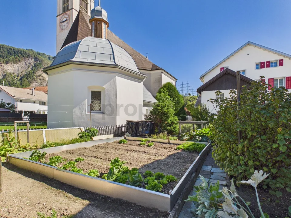 Una casa per stare bene con posto a sedere in giardino, pergola e orto – foto 12 di 27