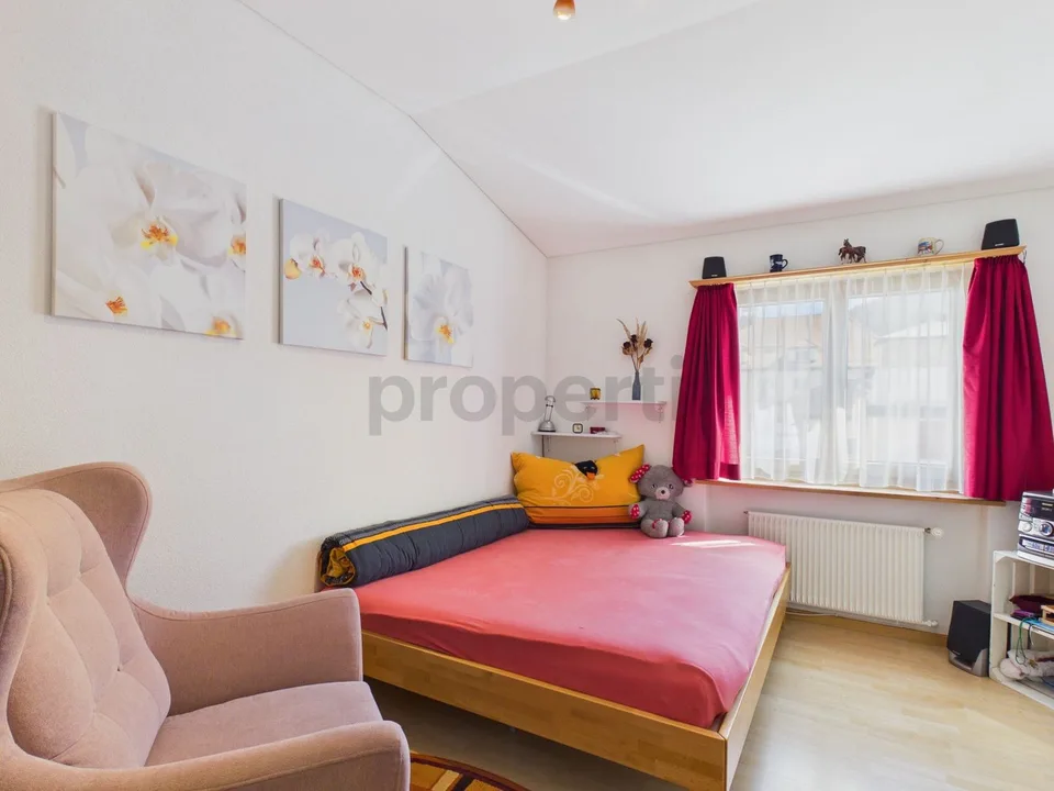 Una casa per stare bene con posto a sedere in giardino, pergola e orto – foto 6 di 27