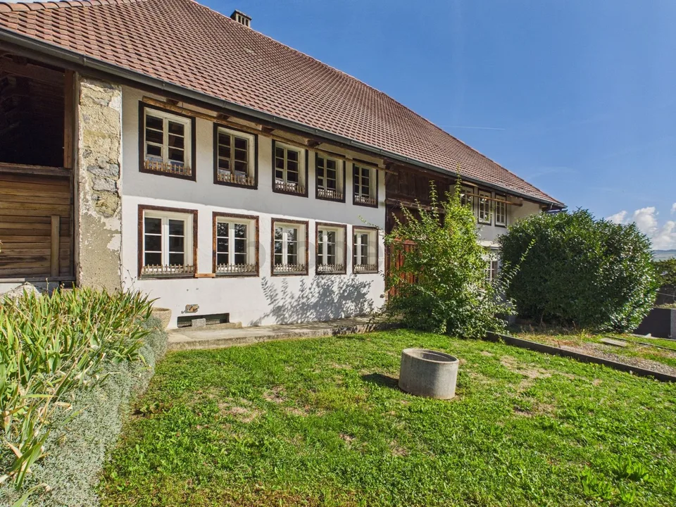 Historischer Charme von 1893, Fünf Schlafzimmer, Ruhige und familienfreundliche Lage – Foto 8 von 14