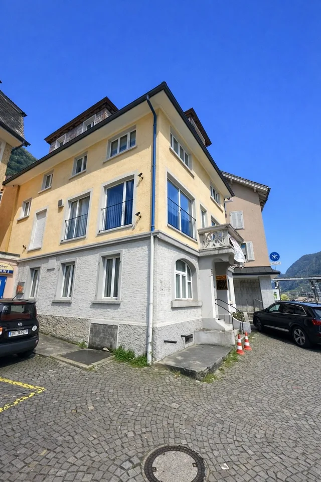 Due proprietà. Un prezzo. Vivere e commercio nel centro – foto 4 di 5