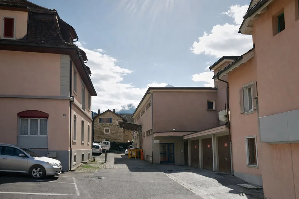 Due proprietà. Un prezzo. Vivere e commercio nel centro – foto 2 di 5