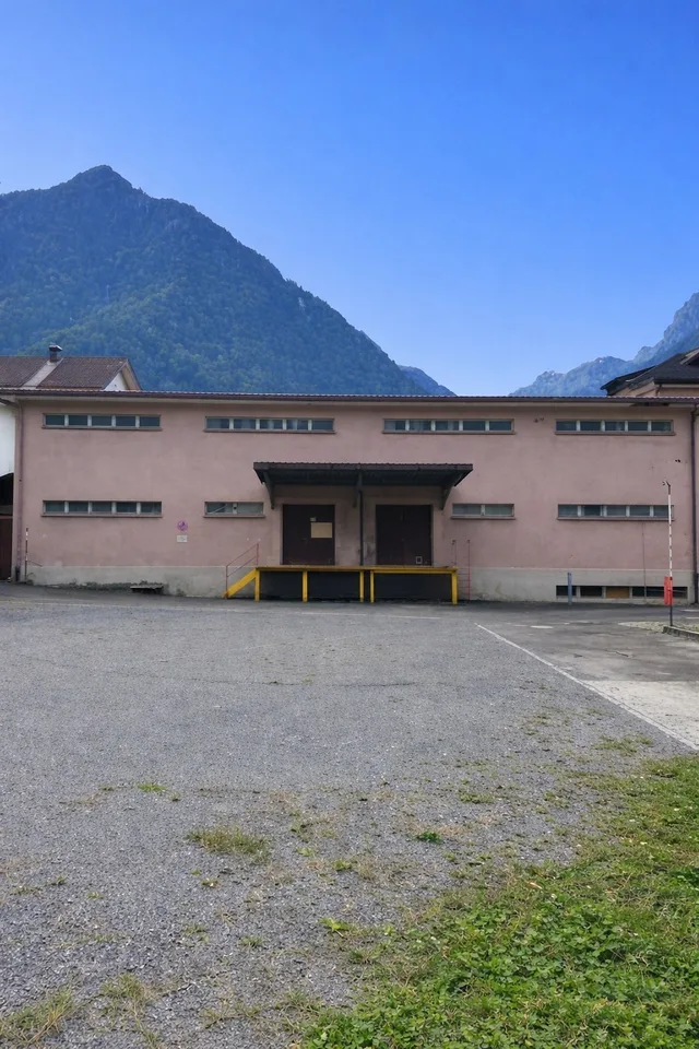 Due proprietà. Un prezzo. Vivere e commercio nel centro – foto 3 di 5