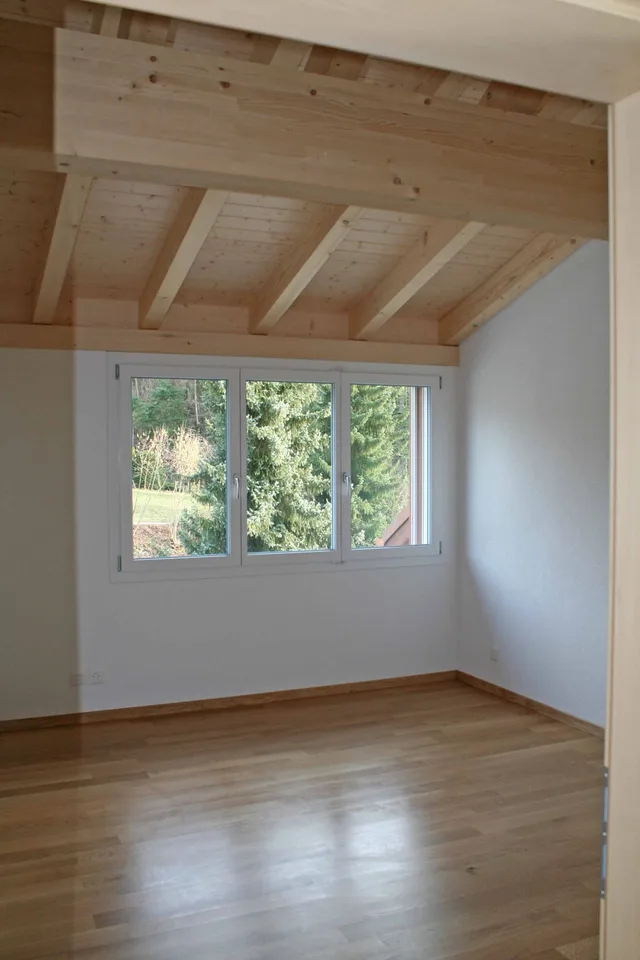 Dachwohnung zum Verlieben - 4½ Zimmer in Neuenegg – Foto 4 von 10