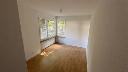 Helle 4.5-Zimmer-Wohnung im Erdgeschoss mit Gartensitzplatz – Foto 8 von 11