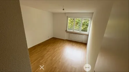 Helle 4.5-Zimmer-Wohnung im Erdgeschoss mit Gartensitzplatz – Foto 4 von 11