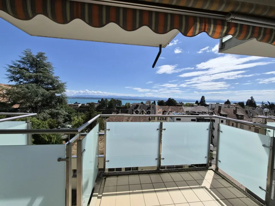 Studio renoviert mit Rahmen und Blick auf den See im 3. Stock – Foto 8 von 8