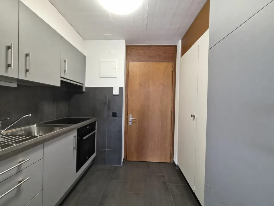 Studio renoviert mit Rahmen und Blick auf den See im 3. Stock – Foto 4 von 8
