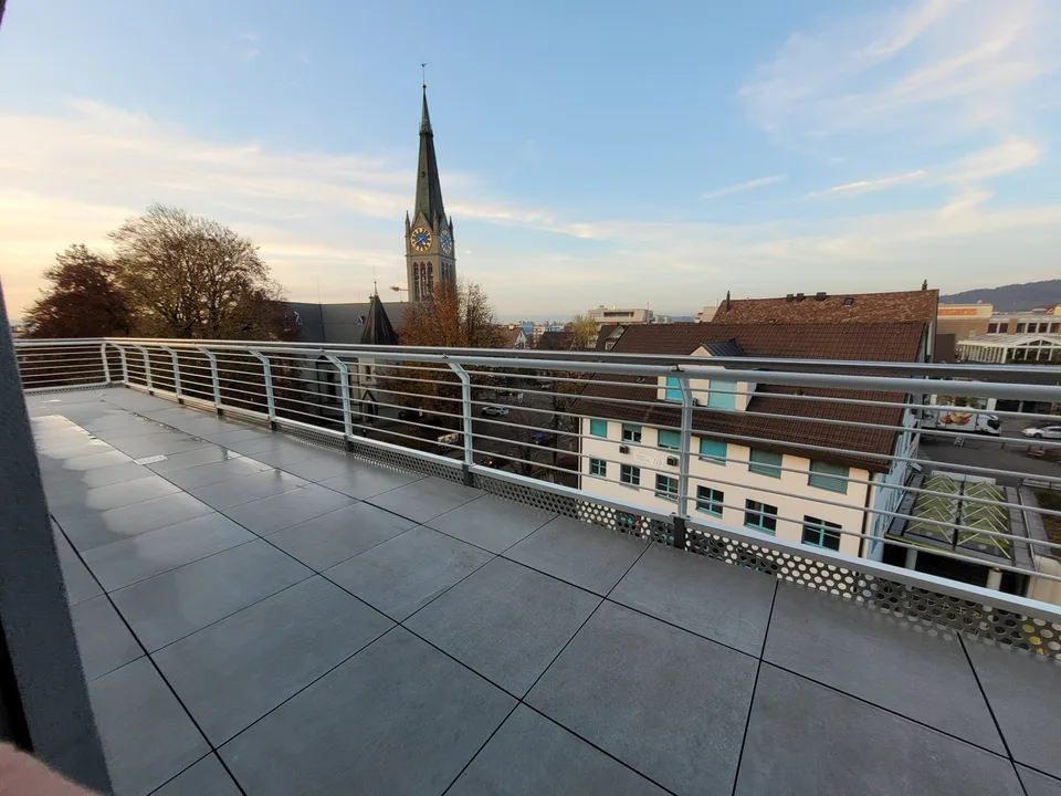 Helle 4.5-Zimmer-Dachwohnung mit Balkon und schöner Aussicht in Wetzikon – Foto 5 von 11