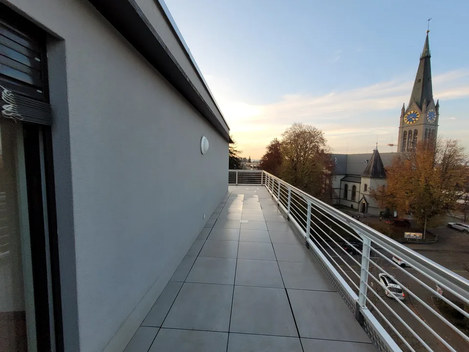 Helle 4.5-Zimmer-Dachwohnung mit Balkon und schöner Aussicht in Wetzikon – Foto 8 von 11