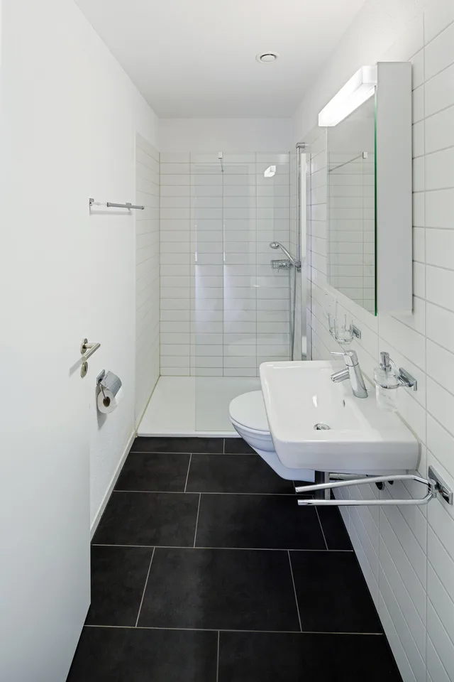 Helle 4.5-Zimmer-Dachwohnung mit Balkon und schöner Aussicht in Wetzikon – Foto 6 von 11