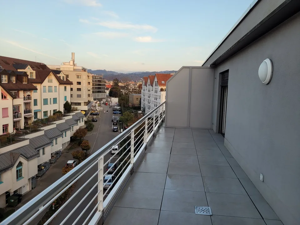 Helle 4.5-Zimmer-Dachwohnung mit Balkon und schöner Aussicht in Wetzikon – Foto 11 von 11