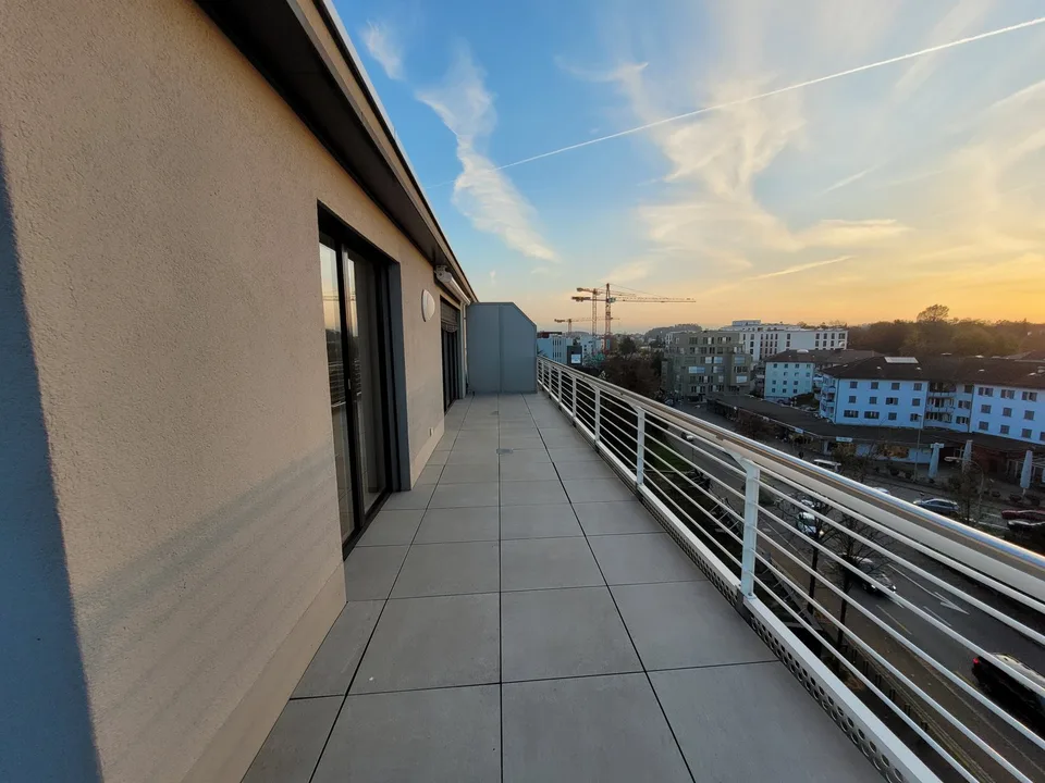 Helle 4.5-Zimmer-Dachwohnung mit Balkon und schöner Aussicht in Wetzikon – Foto 9 von 11