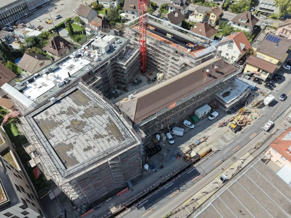Spazio commerciale moderno con fascino storico – foto 8 di 8