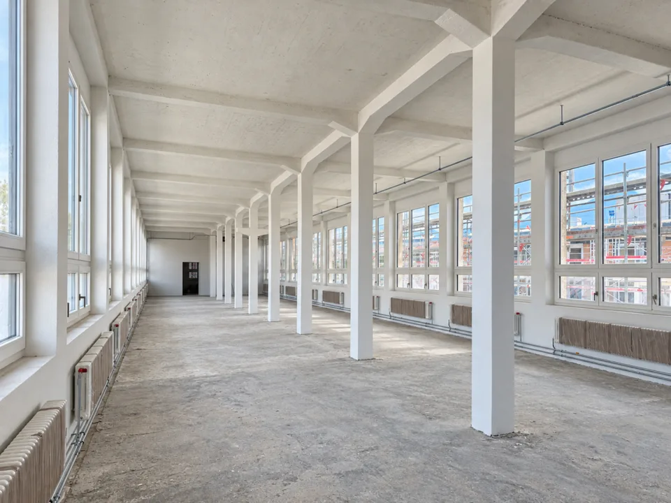 Spazio commerciale moderno con fascino storico – foto 4 di 8