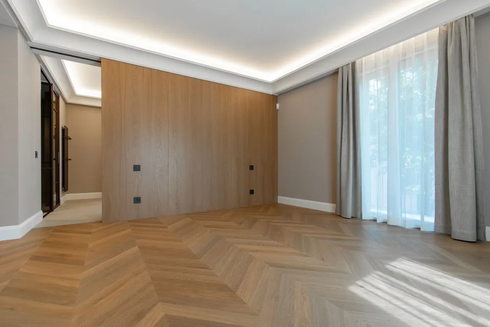 LUXURIÖSE 5.5-ZIMMER-WOHNUNG IM HERZEN VON LUGANO – Foto 8 von 13
