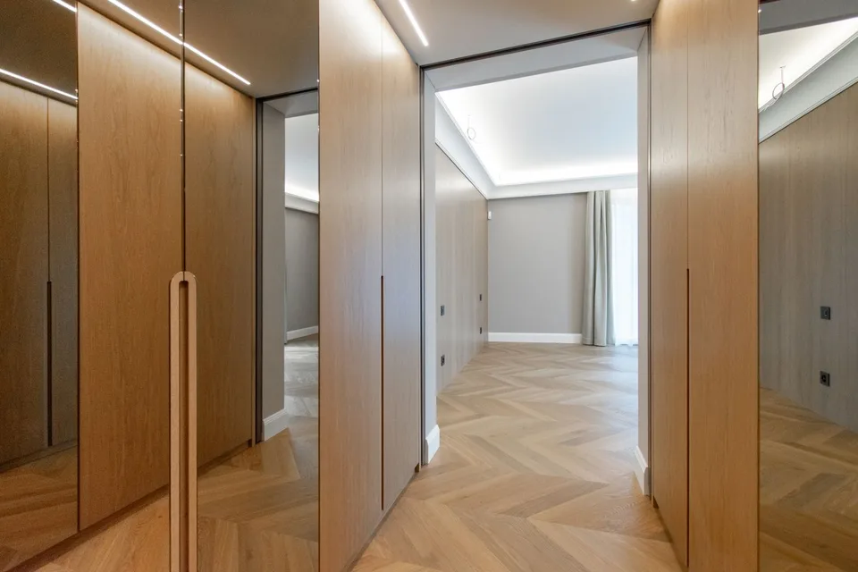 LUXURIÖSE 5.5-ZIMMER-WOHNUNG IM HERZEN VON LUGANO – Foto 7 von 13