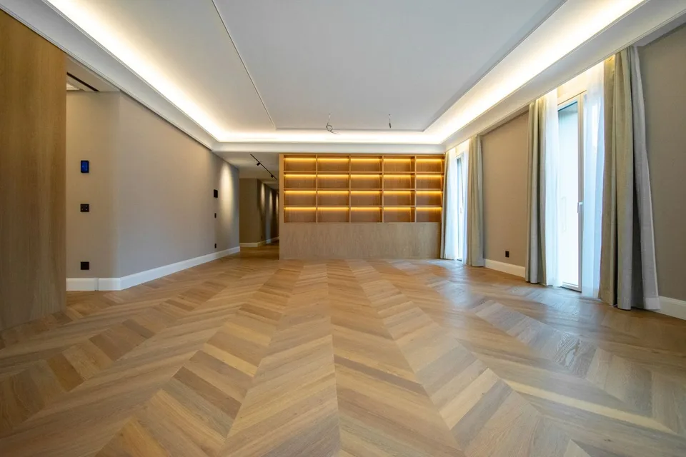 LUXURIÖSE 5.5-ZIMMER-WOHNUNG IM HERZEN VON LUGANO – Foto 2 von 13