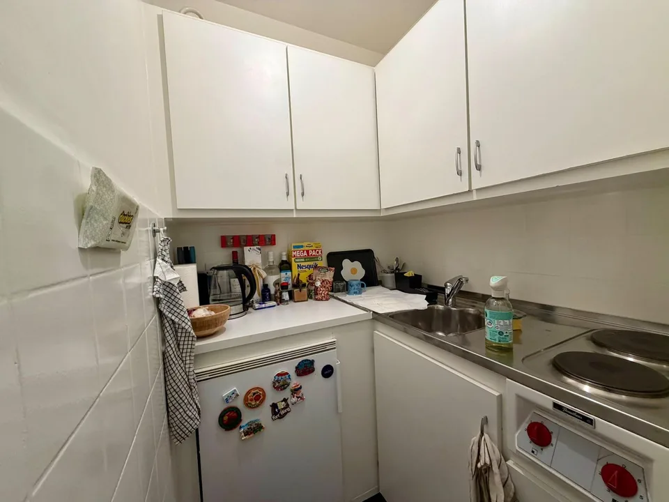 Charmanter Apartment mit 1,5 Zimmern im Herzen der Altstadt von Genf – Foto 3 von 5