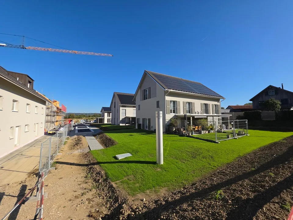 Neubau-Reiheneinfamilienhaus mit 4.5 Zimmern und herrlicher Aussicht in Hüttlingen – Foto 4 von 16
