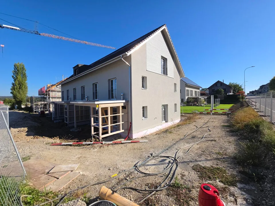 Neubau-Reiheneinfamilienhaus mit 4.5 Zimmern und herrlicher Aussicht in Hüttlingen – Foto 2 von 16