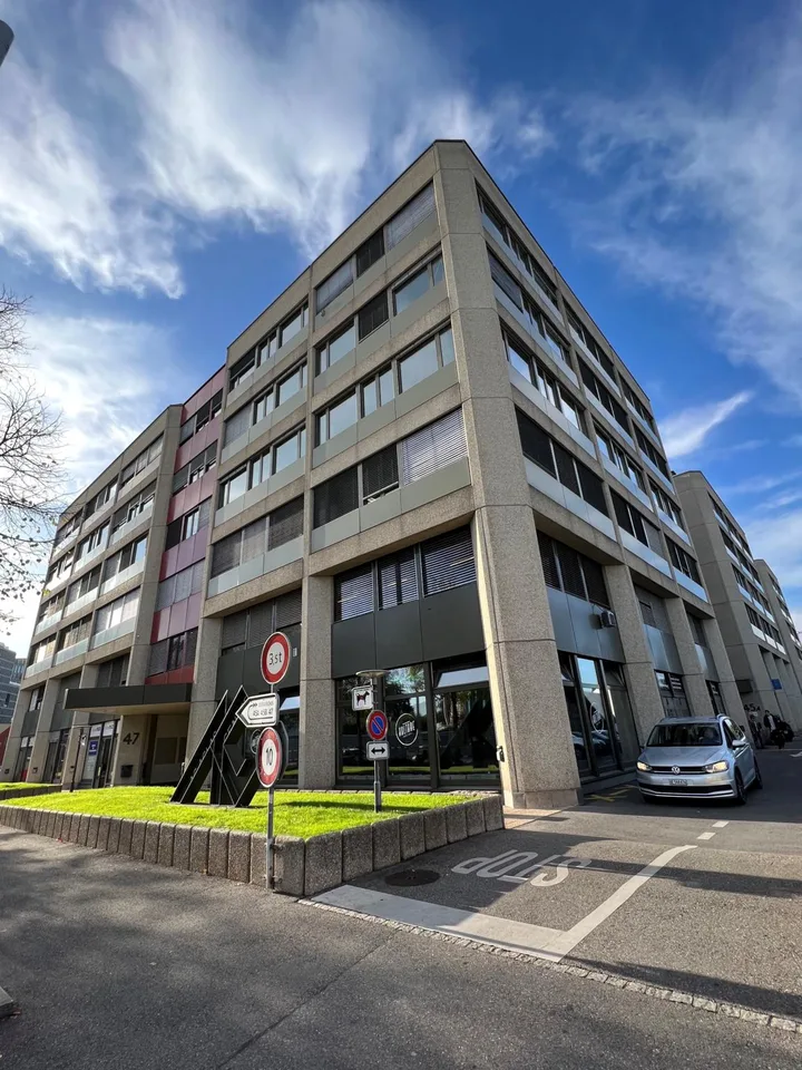 GRAND DEPÔT EN SOUS-SOL A LOUER AU QUARTIER DE L'ETOILE – photo 3 sur 8